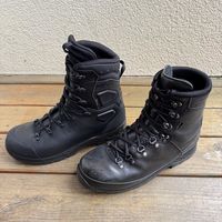 三款热门战术登山靴深度横评：谁才是户外实战真王者？