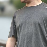 凉感抗菌透气兼备，黑冰户外羊毛T恤夏日穿着体验