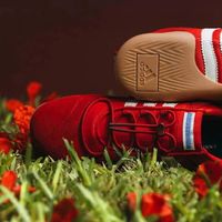 Bad Bunny联名adidas新鞋发售！红白配色致敬波多黎各，舒适又时髦