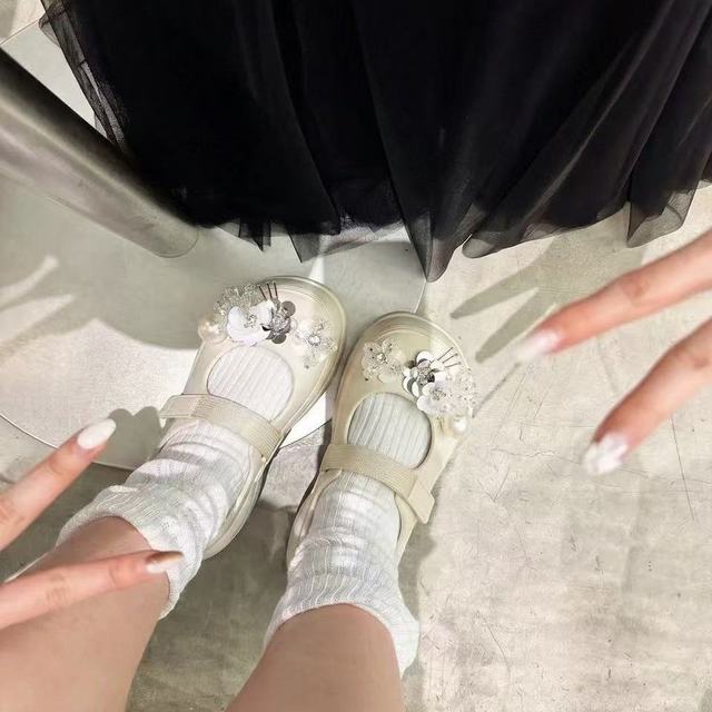 谁把芭蕾温柔感焊在洞洞鞋上了✨MIO芭蕾洞洞鞋真的戳中少女心