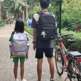 长期主义家长的选择，高年级超轻护脊书包，承包孩子整个初高中！