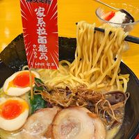 今麦郎拉面范vs统一汤达人：谁才是真正的豚骨拉面王者？
