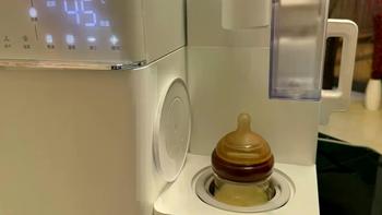 小白熊vs波咯咯摇奶器实测：谁更适配各种奶瓶、温控更准、操作更省心？