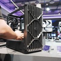 酷冷至尊推双旗舰机箱：一个狂堆风量，一个静到听不见