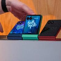 摩托罗拉Razr 2026全系涨价，三款竖折+大折怎么选？