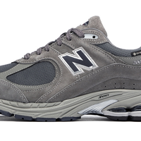New Balance 2002R实测：宽脚友好、通勤不累，缓震到底有多舒服？