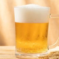 无醇啤酒真能“0酒精”？喝完开车竟也可能被查酒驾！