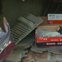 小破车刹车灯不亮了，一通折腾也没实质性修理，但不折腾就不亮