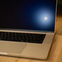 iPad抗反光怎么选？纳米纹理玻璃 vs 高端AR类纸膜深度对比
