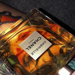 高端美妆悄悄涨，电子产品猛涨价：谁在掏空你的钱包？
