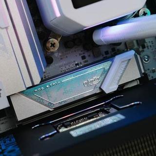无缓存也能飙12GB/s？5款主流PCIe 5.0 SSD深度横评