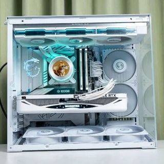 海景房机箱怎么选？刀锋300R实用派 vs O11D颜值党