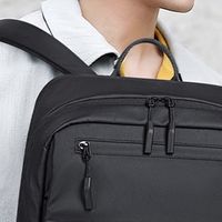 出差背包勒肩？POLO 双肩包挂靠行李箱超轻松