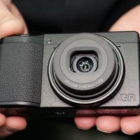 理光GR3凭啥成街拍党随身神器？28mm+APS-C画质吊打同级