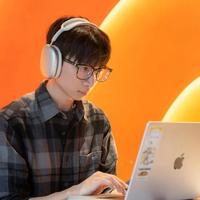 AirPods Max 2 vs 索尼XM5：谁才是降噪耳机天花板？