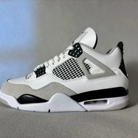 AJ4白水泥复刻版皮质与品控争议：批次差异还是质量翻车？