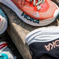 HOKA软弹VS Salomon稳控：谁才是你的理想跑鞋？