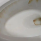 马桶黄渍刷到崩溃？到一瓶几块钱的便宜货，盖一晚冲完跟新的一样