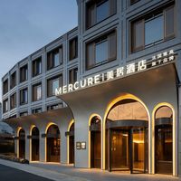 桔子水晶vs美居：谁更懂中高端酒店的松弛感与设计感？