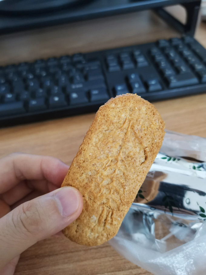 谷优饼干糕点