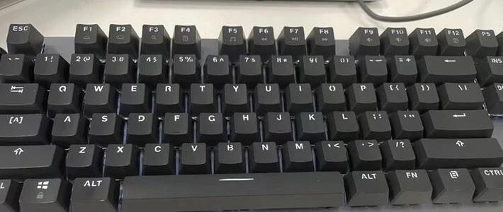 罗技K845三大轴体实测：青红茶怎么选？键帽材质真相揭秘