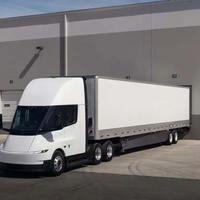 特斯拉Semi vs 沃尔沃FH Aero Electric：800公里续航重卡谁更胜一筹？