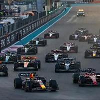 2026 F1周边怎么买？车模卡牌服饰全攻略，新手老粉都看这篇
