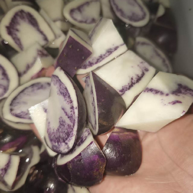 端午·618烟火气 | 💜这道紫土豆腊肉焖饭，香迷糊了！