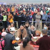 杀猪宴爆火背后：民俗还能经得起流量考验吗？