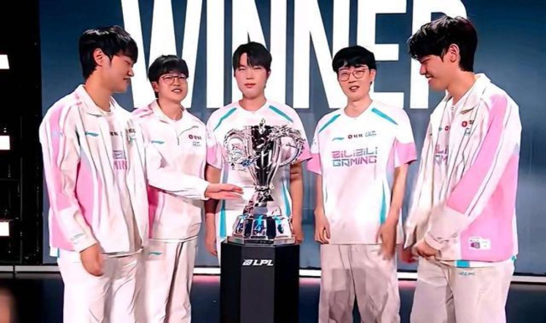豪取第五座FMVP!Knight统治决赛,加冕LPL历史第一人