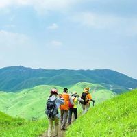 新手越野跑装备怎么选？鞋和包哪个更该先买？
