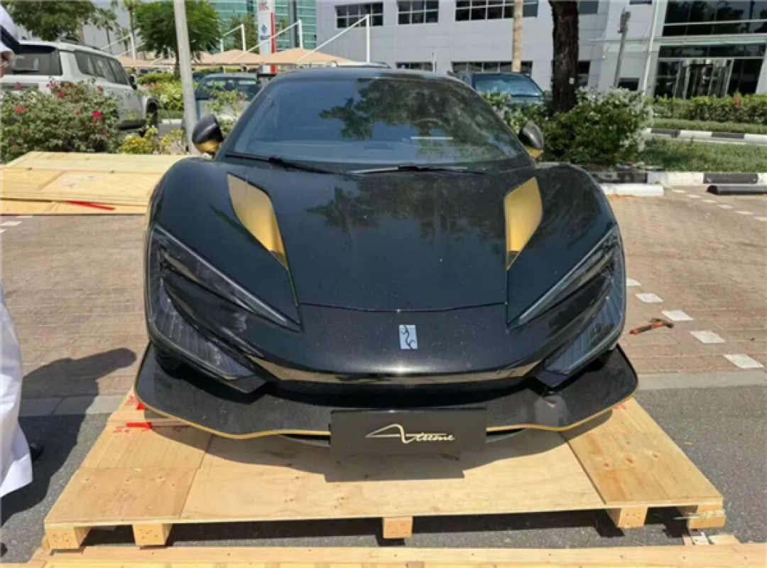 售价高达2000万人民币！比亚迪仰望U9X抵达迪拜开启交付