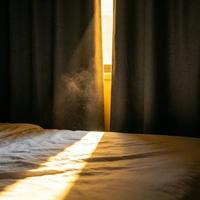 遮光率99%的窗帘长啥样？实测数据+避坑指南全在这