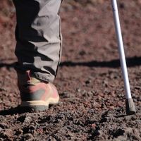 登山杖越用越累？你可能戴错了腕带