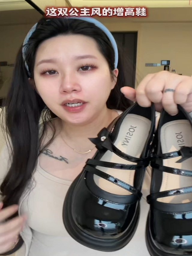 怕脚宽脚背粗的姐妹们有福利，这双小单鞋公主风拉满