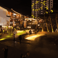 夜游嘉峪关：一步一景穿越千年丝路，光影互动解锁长城新玩法