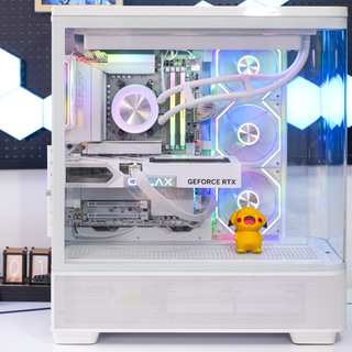 9800X3D+5070迷你卡实测：小机箱也能畅玩4K？