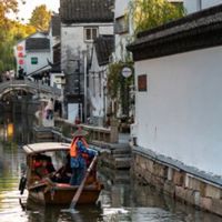 平江路摇橹船怎么玩？避开人潮、听吴语小调、拍出江南静谧感