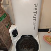 小佩AI可视喂食器实测,养宠出行省心神器