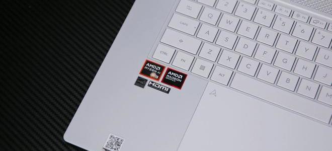 锐龙AI 300轻薄本实测：17小时续航+50TOPS算力，能效优于Intel？