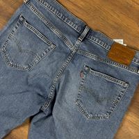 Levi’s Premium到底值不值？千元牛仔裤的细节、版型和真实穿着体验全解析
