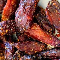 三斤鲜肉才出一斤干？揭秘牛肉干成本、真假与自制秘诀