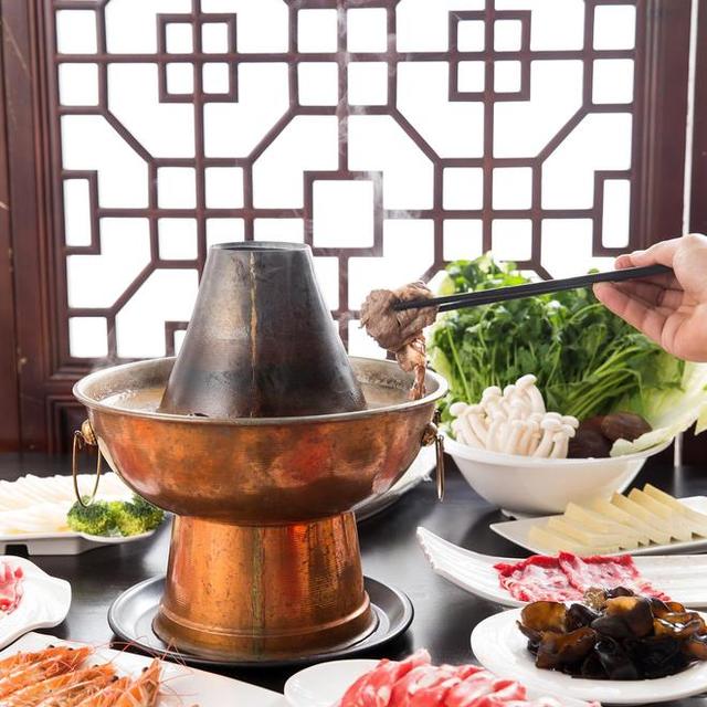 铜锅涮肉怎么选？看懂这三点，吃对不踩雷