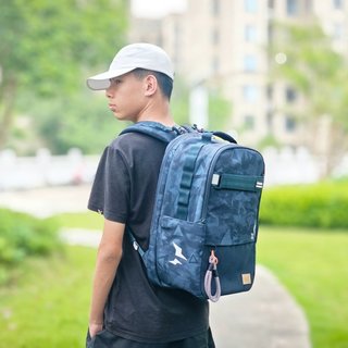 大容量护脊减负，GMT 墨影蓝书包适配初高中日常使用