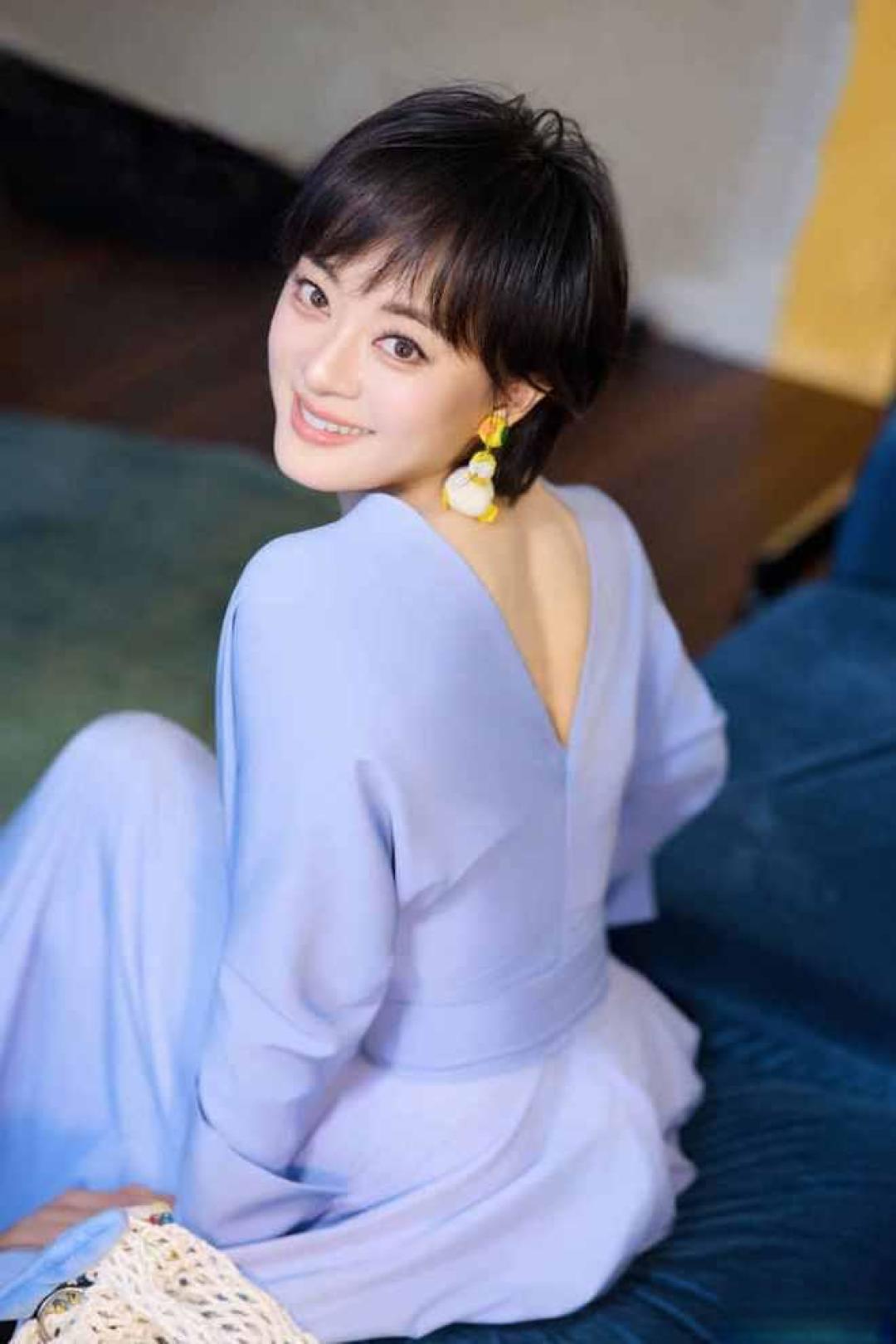 孙俪晒迪士尼十年对比照，比冻龄更难得的是这份松弛与自洽
