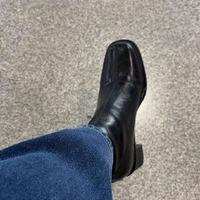 高脚背穿乐福鞋总磨脚？选对楦型和材质才真舒服