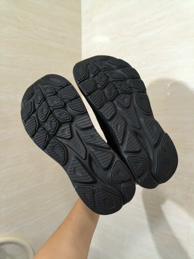 跑鞋