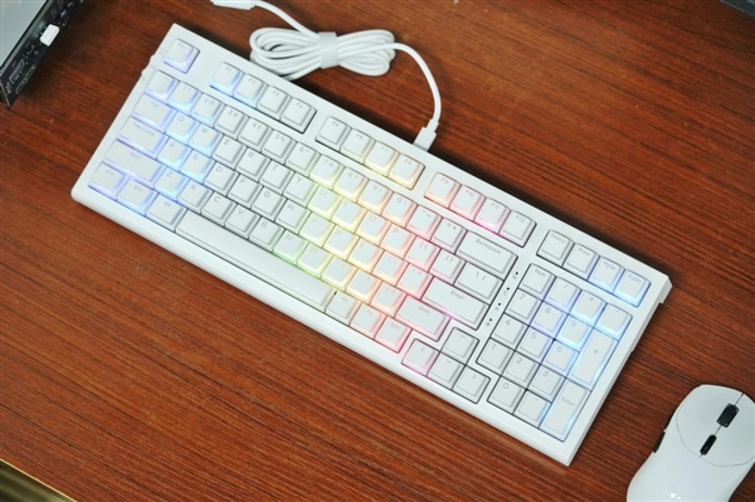 麻将轴手感顺滑!ikbc 98S三模RGB键盘图赏
