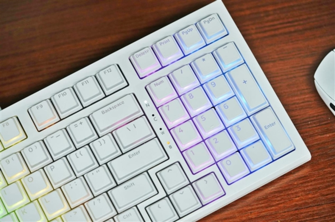 麻将轴手感顺滑!ikbc 98S三模RGB键盘图赏