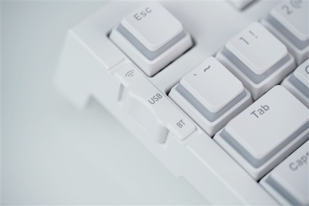 麻将轴手感顺滑!ikbc 98S三模RGB键盘图赏